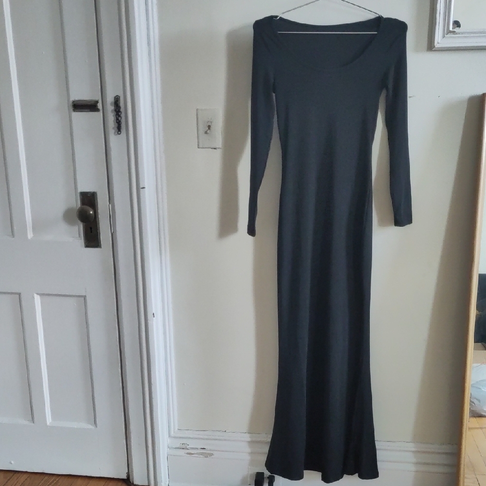 Chic Charcoal Long Sleeve Maxi Dress